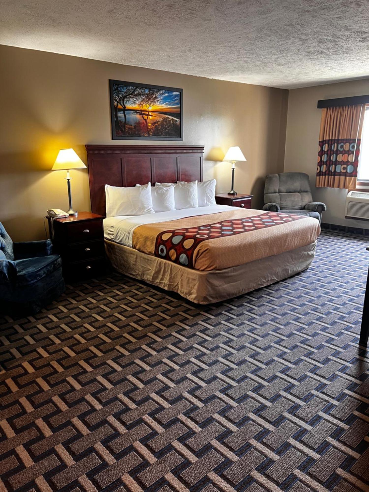 Sky Lodge Inn & Suites - Delavan Luaran gambar