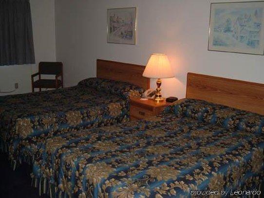 Sky Lodge Inn & Suites - Delavan Bilik gambar