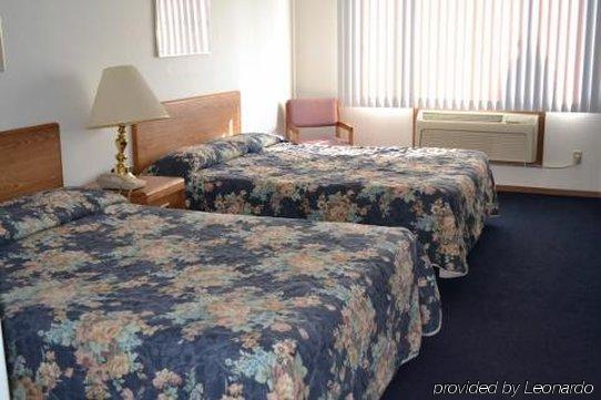 Sky Lodge Inn & Suites - Delavan Bilik gambar