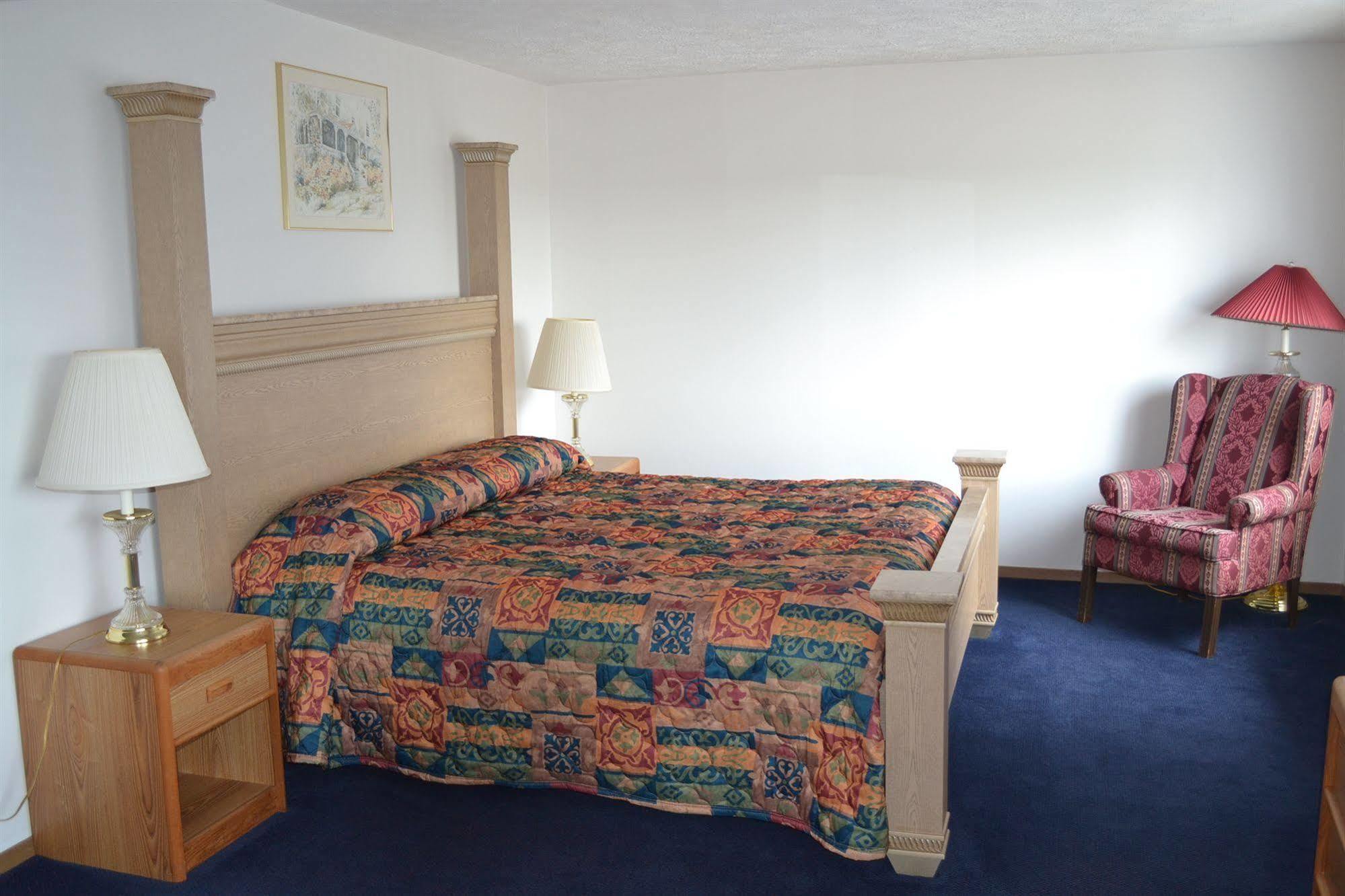 Sky Lodge Inn & Suites - Delavan Luaran gambar