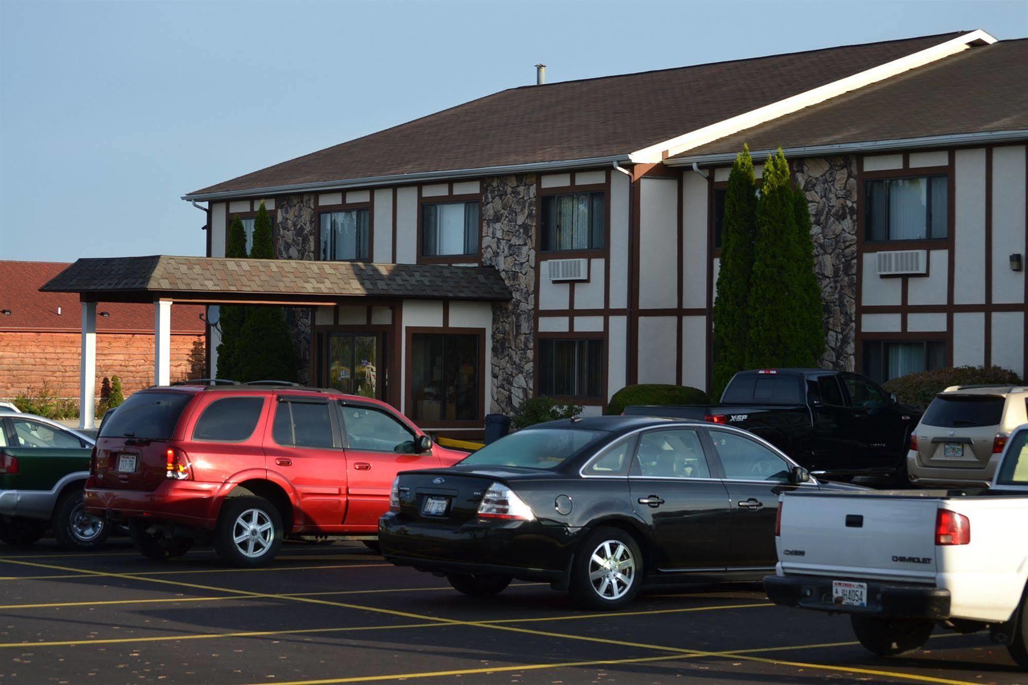 Sky Lodge Inn & Suites - Delavan Luaran gambar